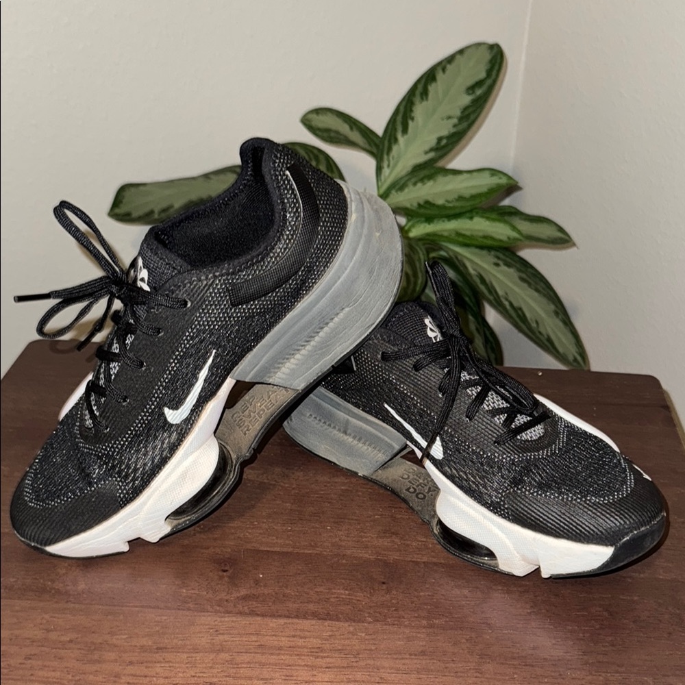 Nike Black and White Women's Sneakers